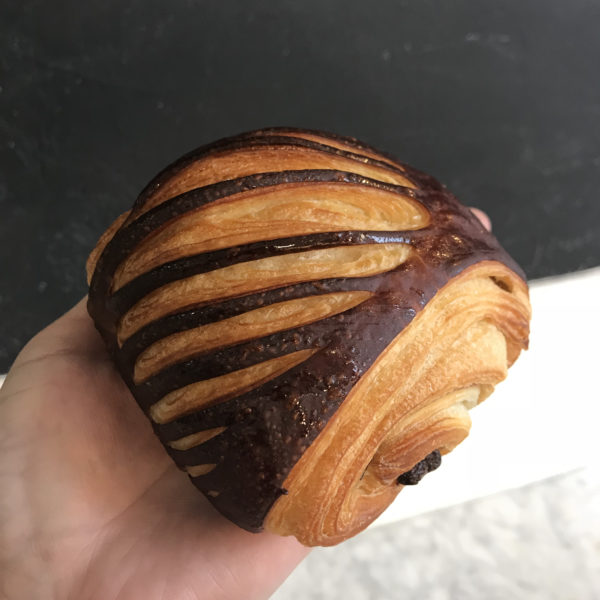Boulangerie Aux Petites Mains viennoiserie PAIN AU CHOCOLAT